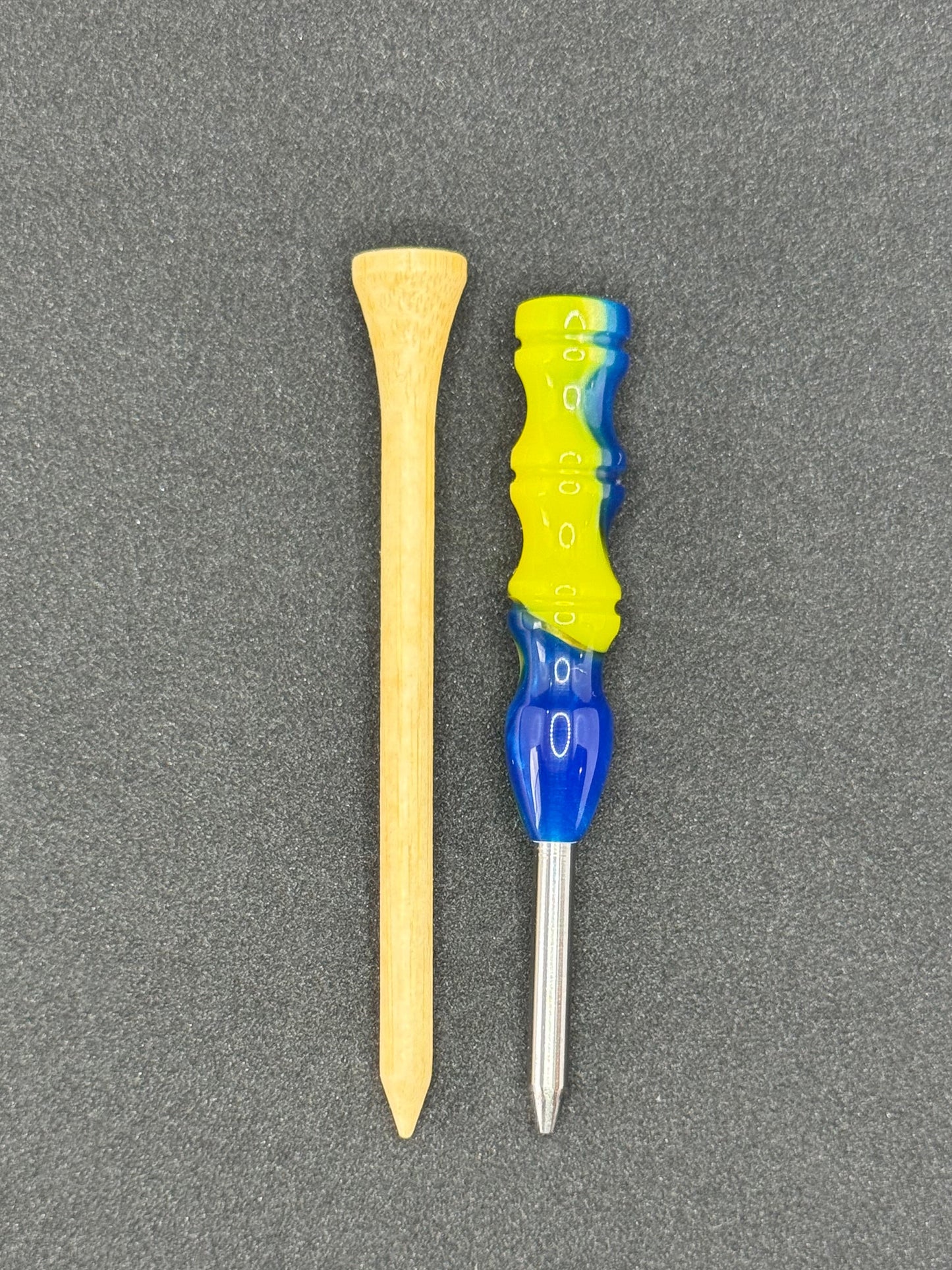 Single prong titanium divot tool - Flyover