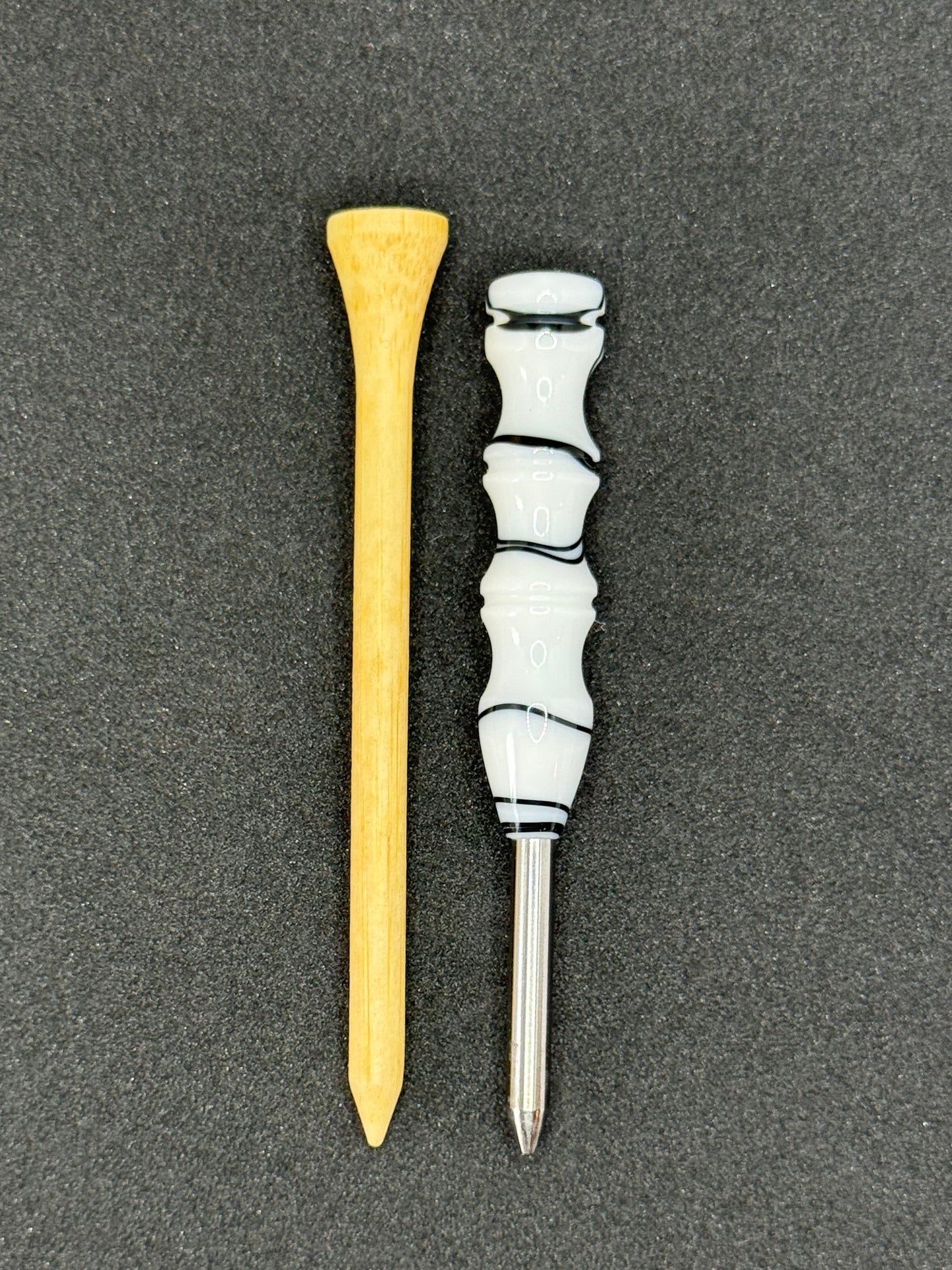 Single prong titanium divot tool - Signature