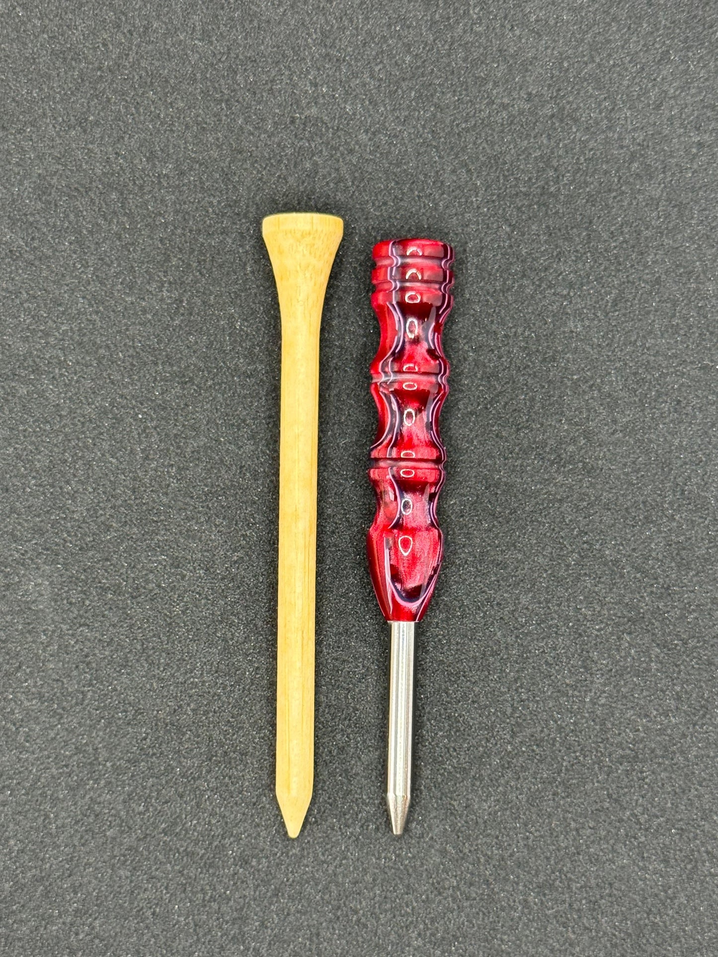 Single prong titanium divot tool - Strawberry