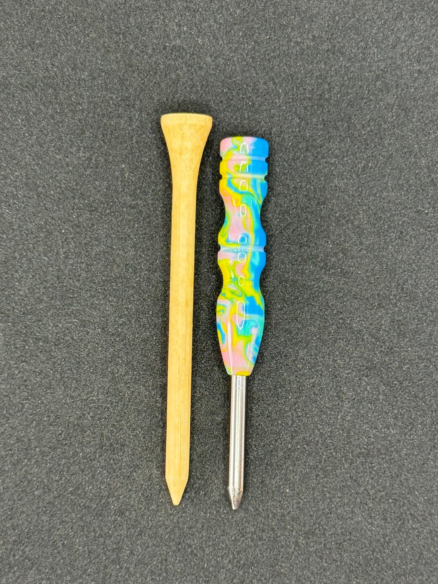 Single prong titanium divot tool - Cotton Candy