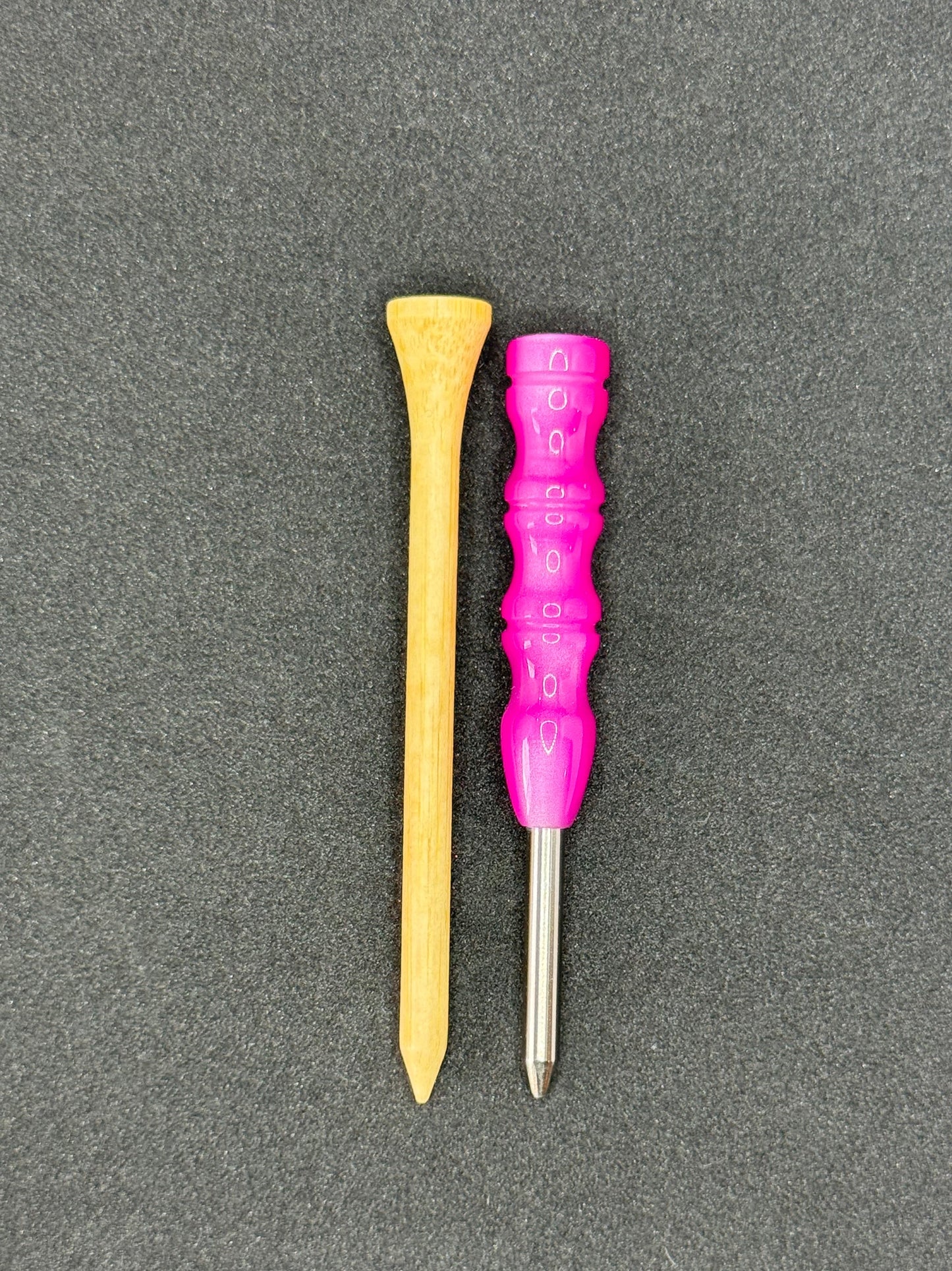 Single prong titanium divot tool - Hot Pink