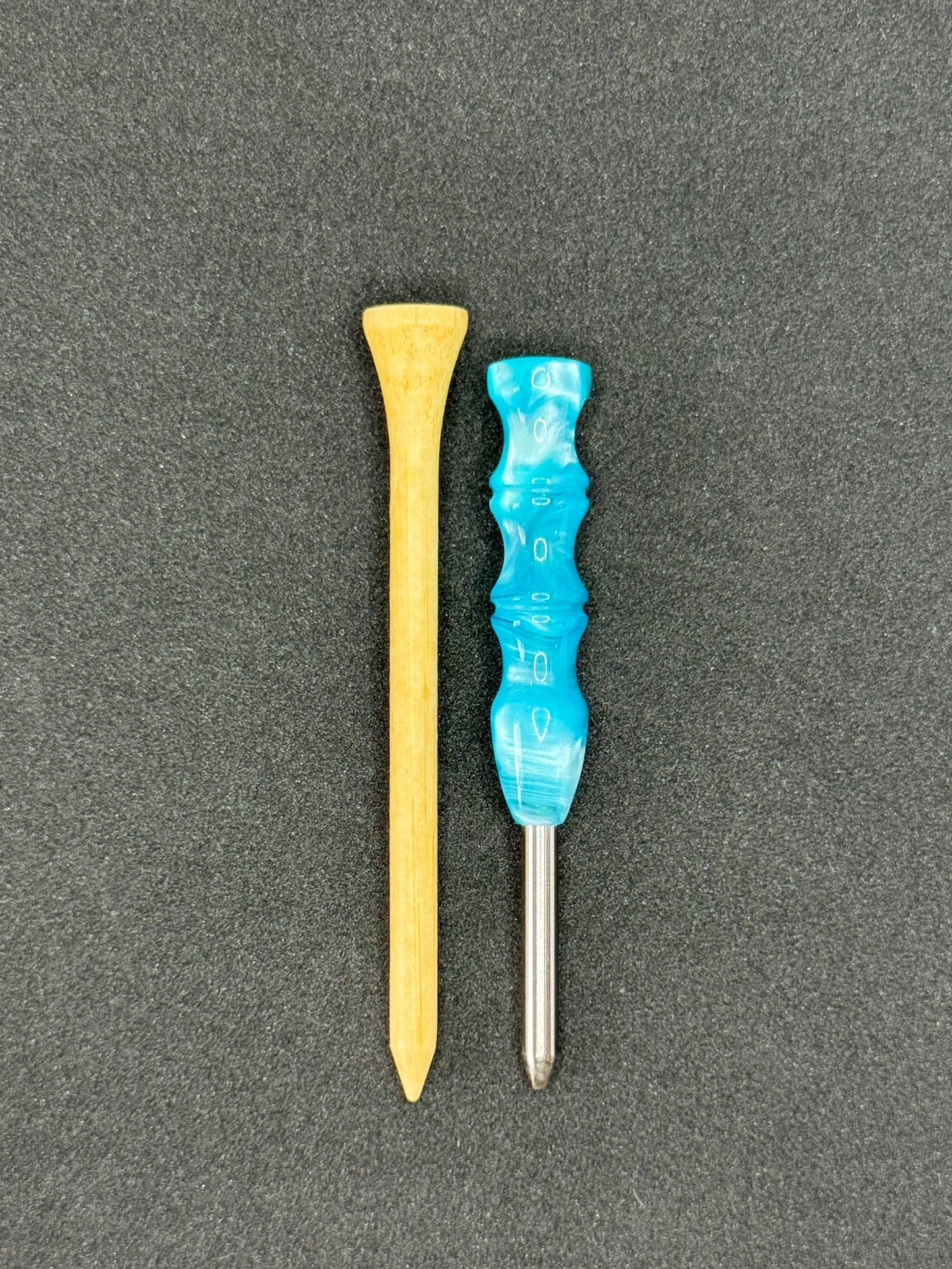 Single prong titanium divot tool - Blue Tease