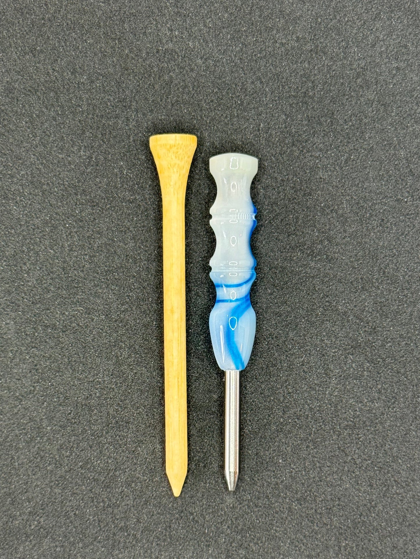 Single prong titanium divot tool - Blue Birdie