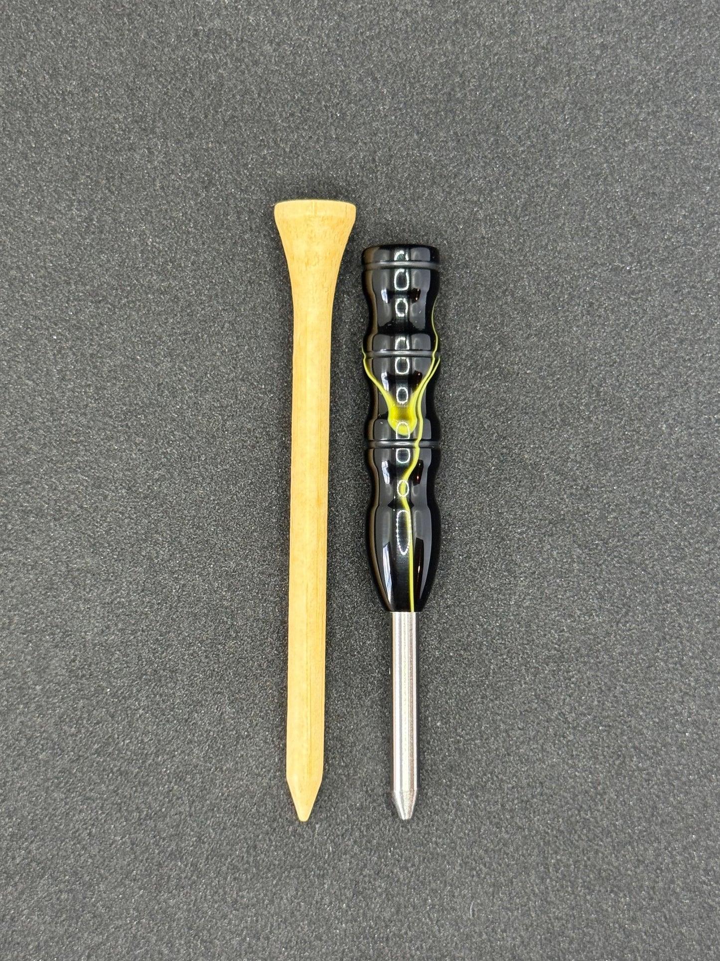 Single prong titanium divot tool - Stinger