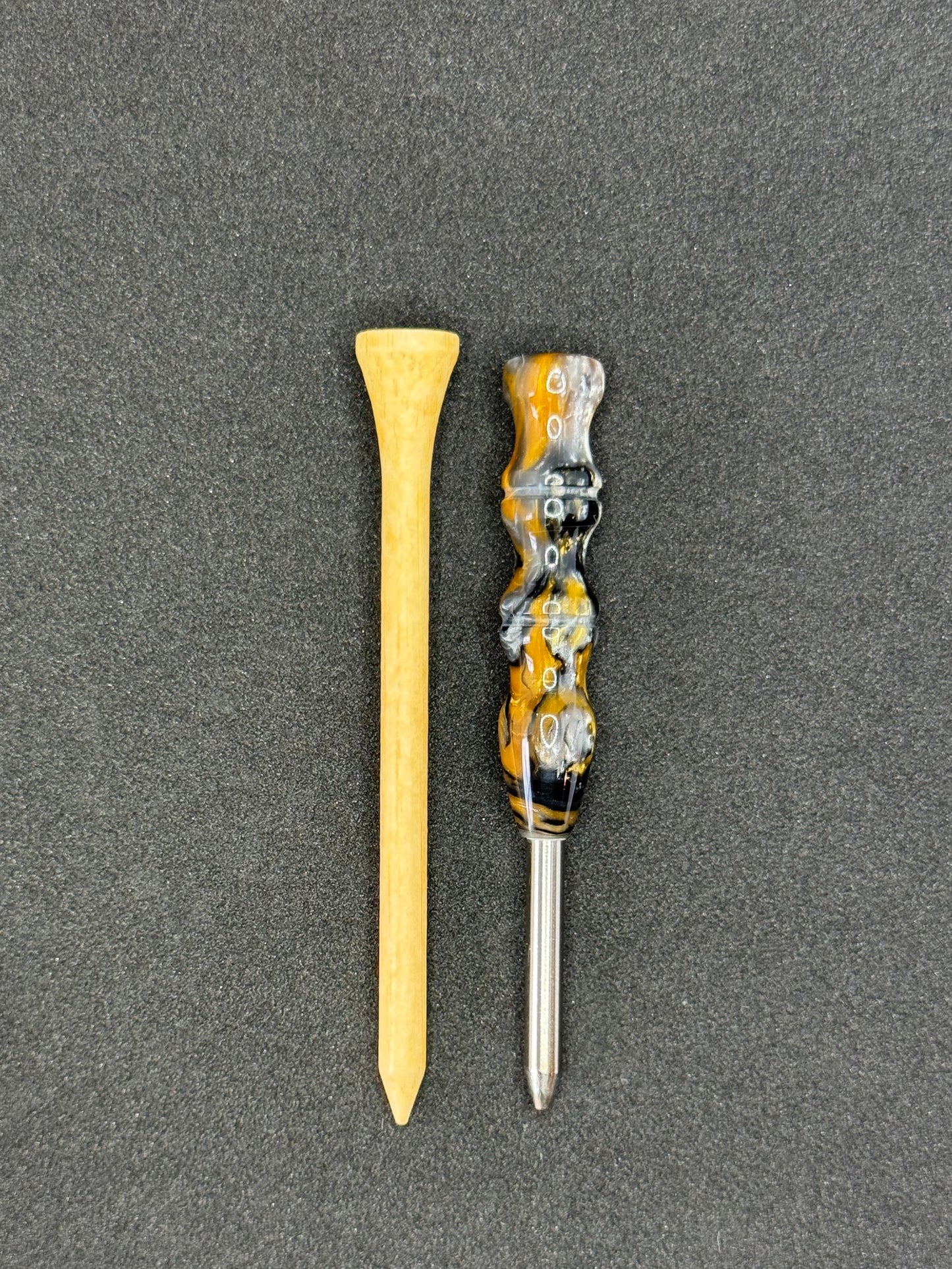 Single prong titanium divot tool - Gold Rush