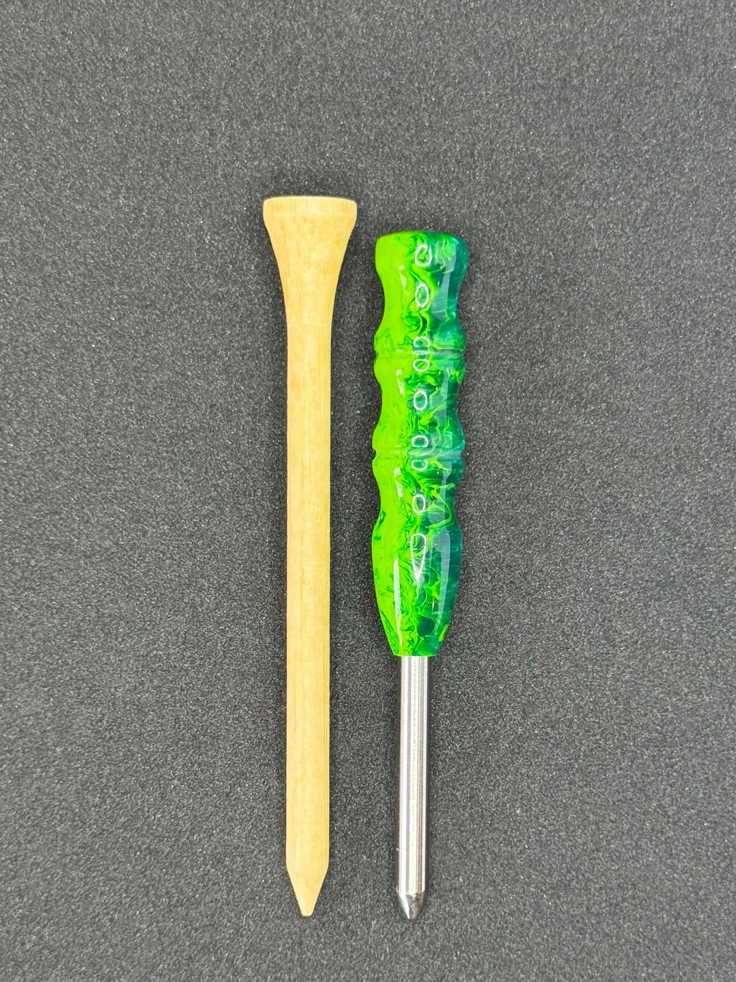 Single prong titanium divot tool - Seahawks